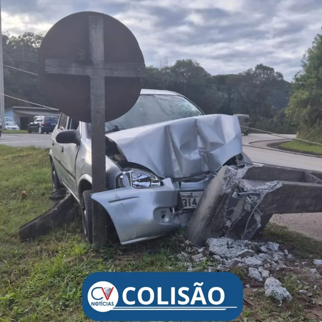 Motorista fica ferido após colidir em poste na Estrada da Itambé, em Campo LargoMotorista fica ferido após colidir em poste na Estrada da Itambé, em Campo Largo